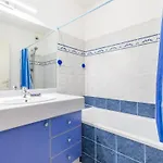 Spacieux 44m² Climatisé Avec Terrasse, 2 Pièces, Cabine, Wifi, Proche - Fr-1-472a-266 *