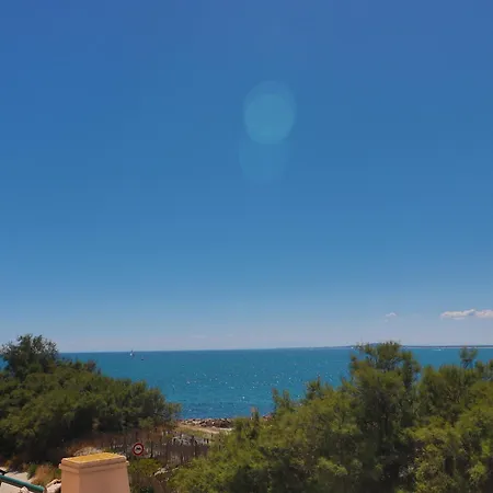 2 Pieces Cabine Climatise Avec Terrasse A Sete - Fr-1-472A-266 Апартаменты *