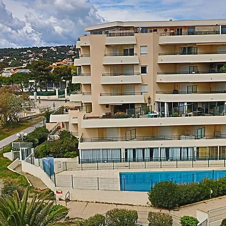 2 Pieces Cabine Climatise Avec Terrasse A Sete - Fr-1-472A-266 Апартаменты *